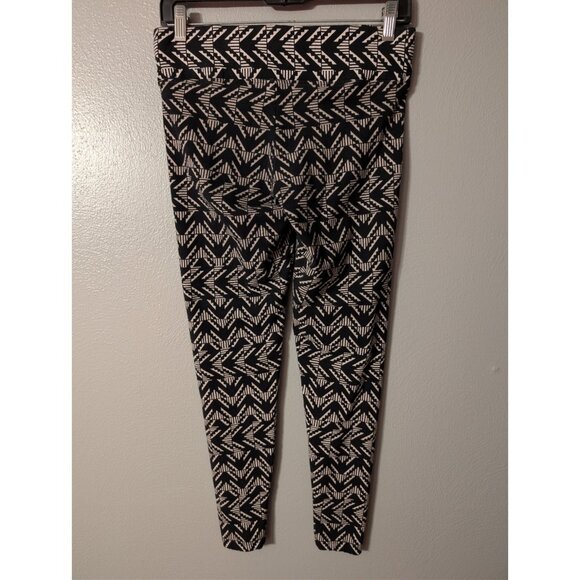 PINK Victoria's Secret Leggings Size S Black White Tribal Geometric Sequin Logo - Picture 3 of 6
